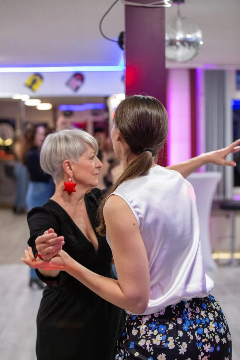 Tanzpaar bei einem Social Dance im PIVOT
